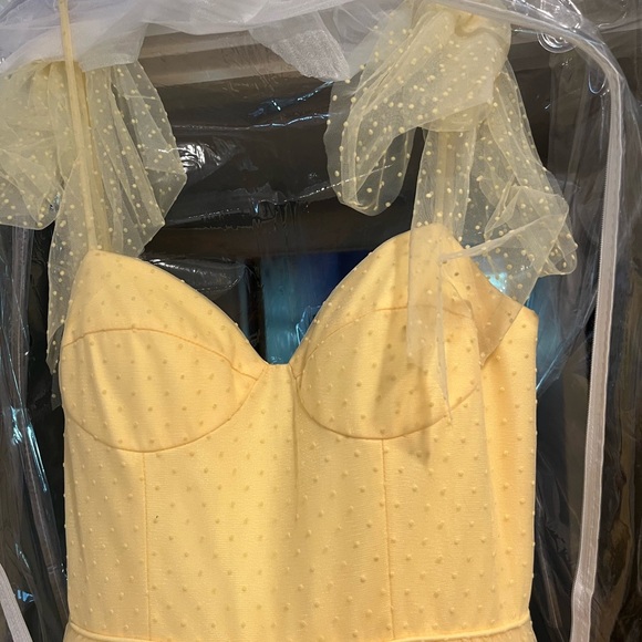 Sherri Hill Light Yellow Dress - Picture 5 of 9